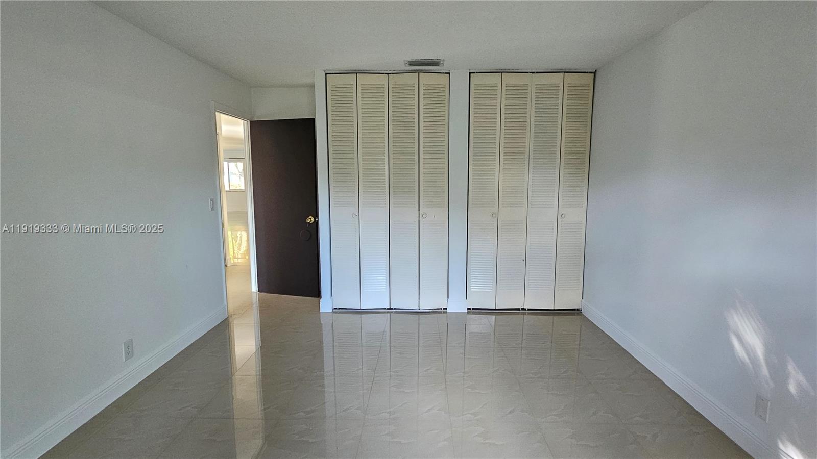 ARROWHEAD GOLF & TENNIS C - Residential Lease