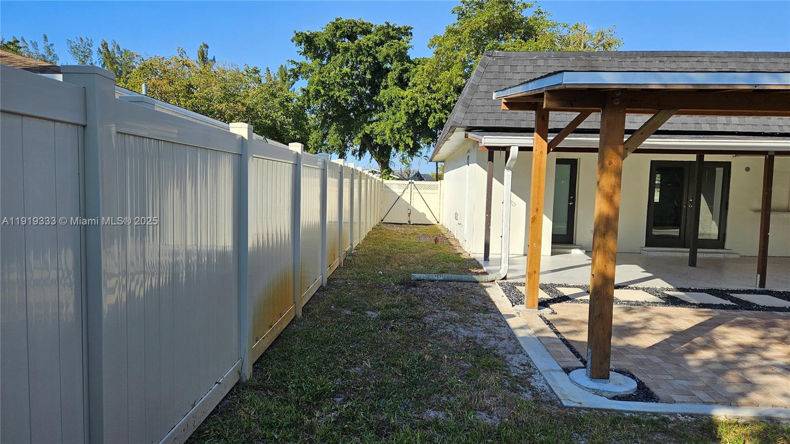 ARROWHEAD GOLF & TENNIS C - Residential Lease