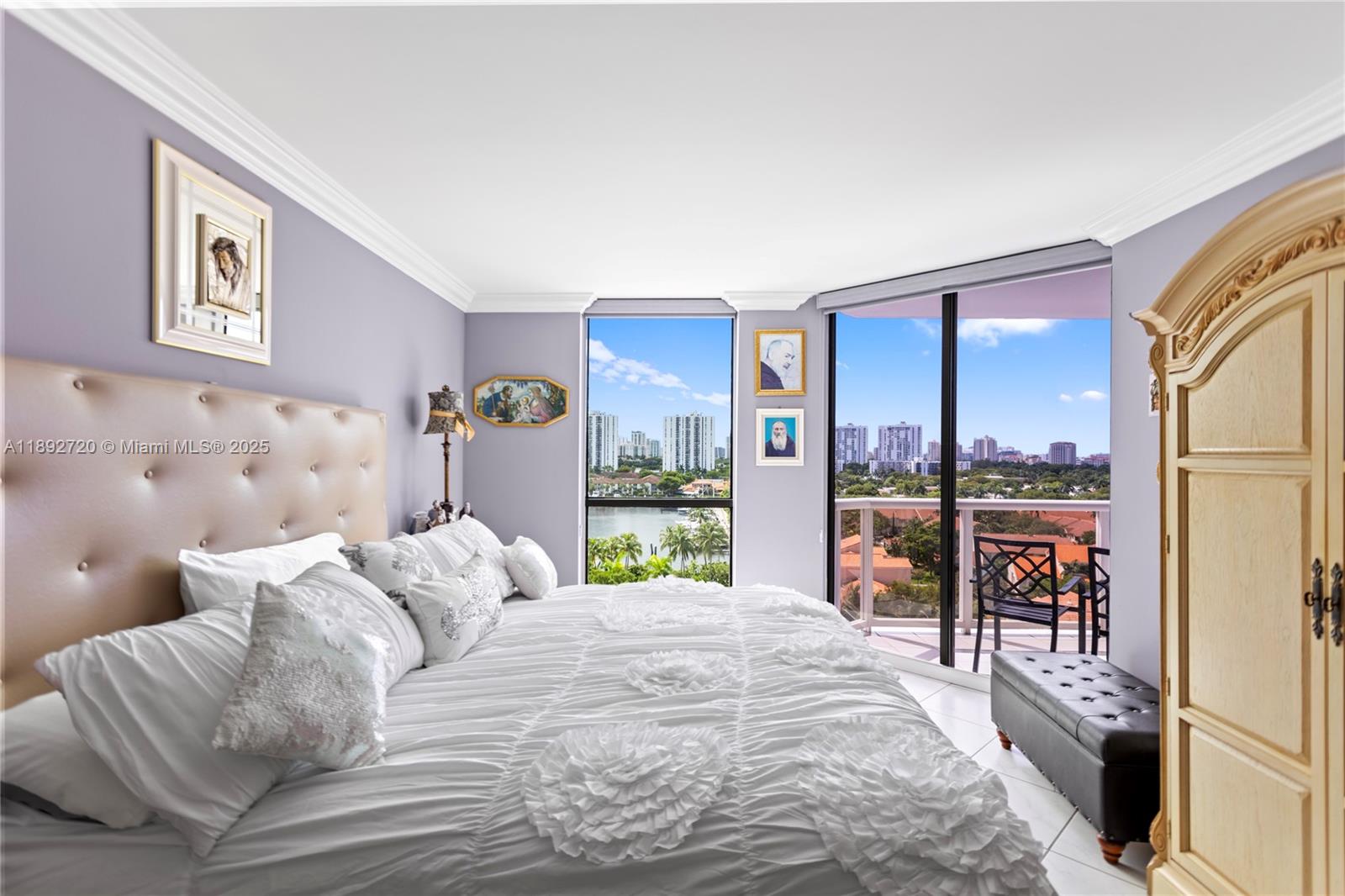 HARBOR TWS AT THE WATERWA - Residential