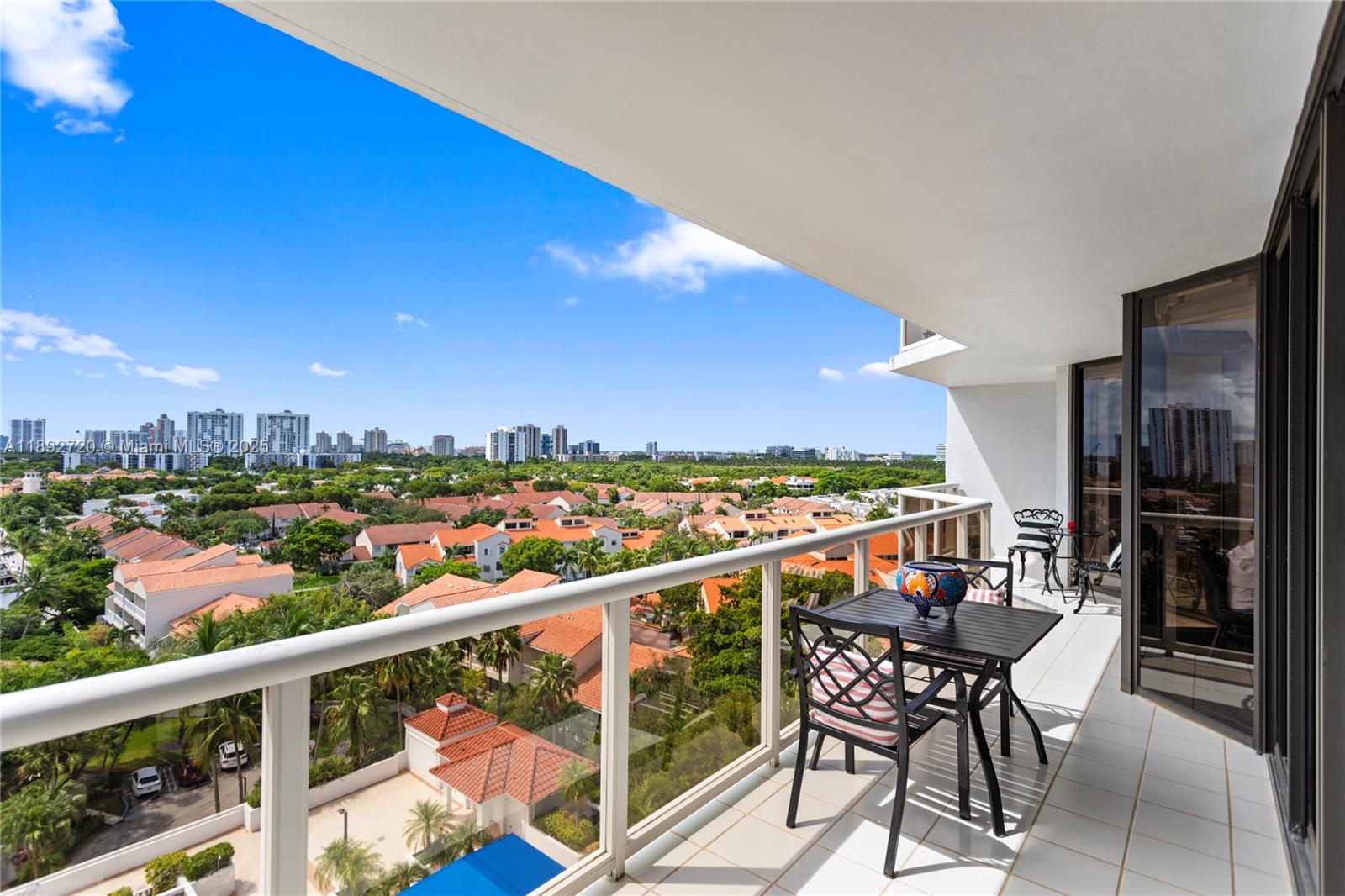 HARBOR TWS AT THE WATERWA - Residential