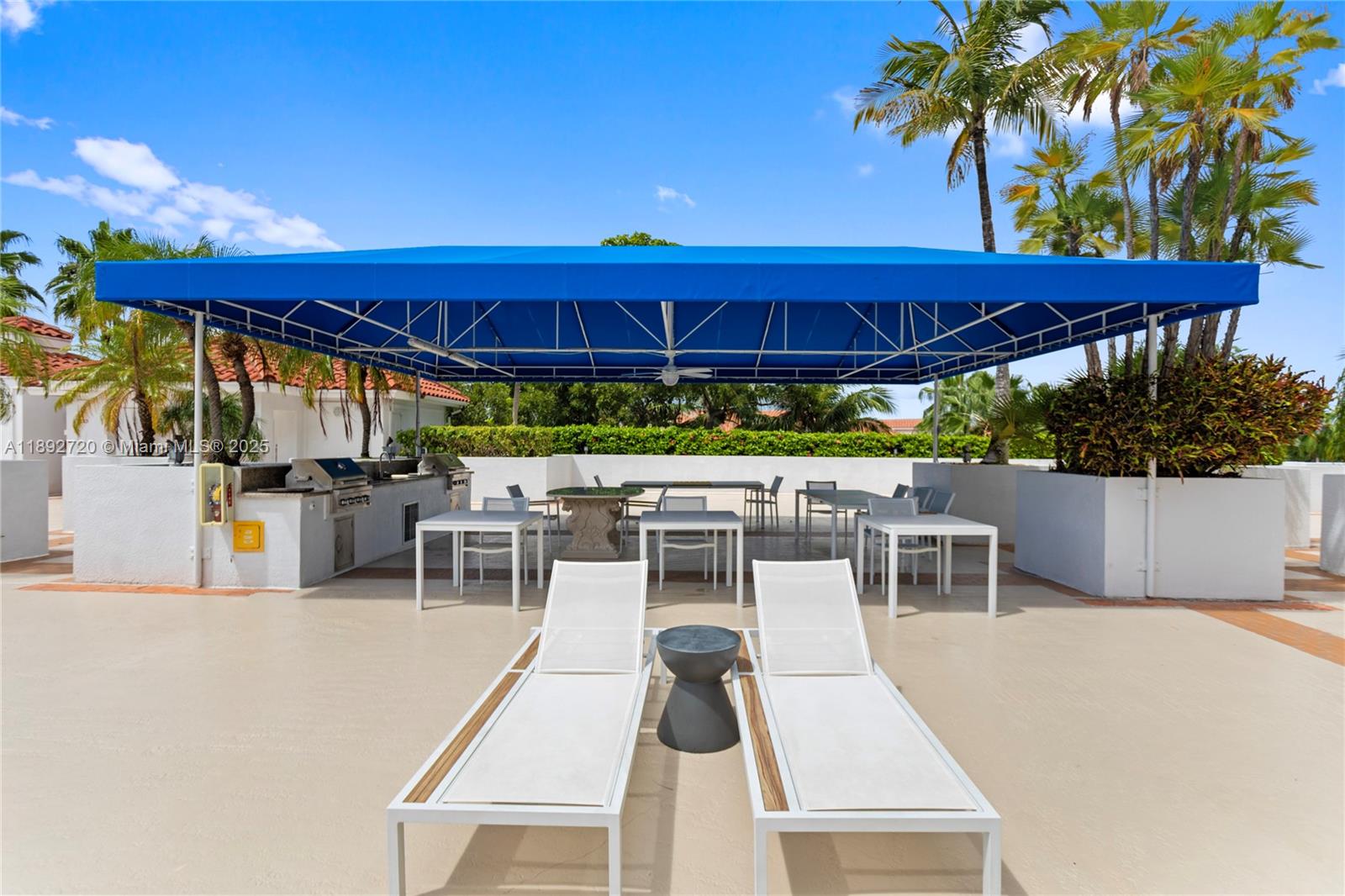 HARBOR TWS AT THE WATERWA - Residential