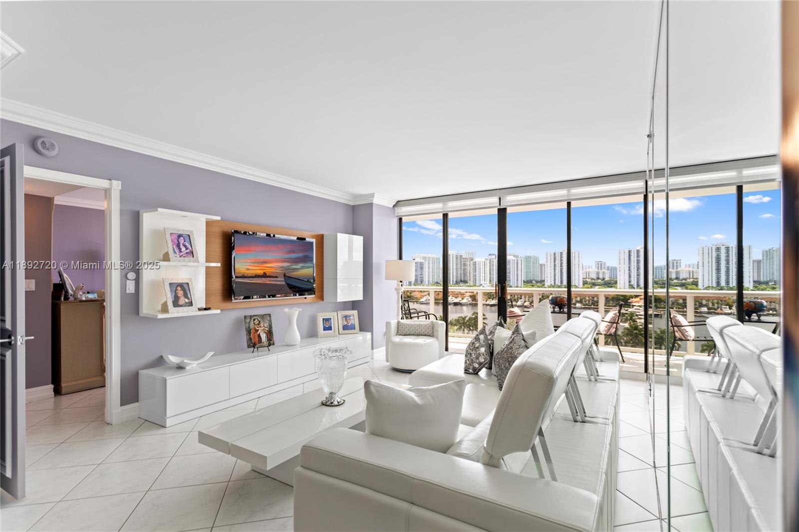 HARBOR TWS AT THE WATERWA - Residential