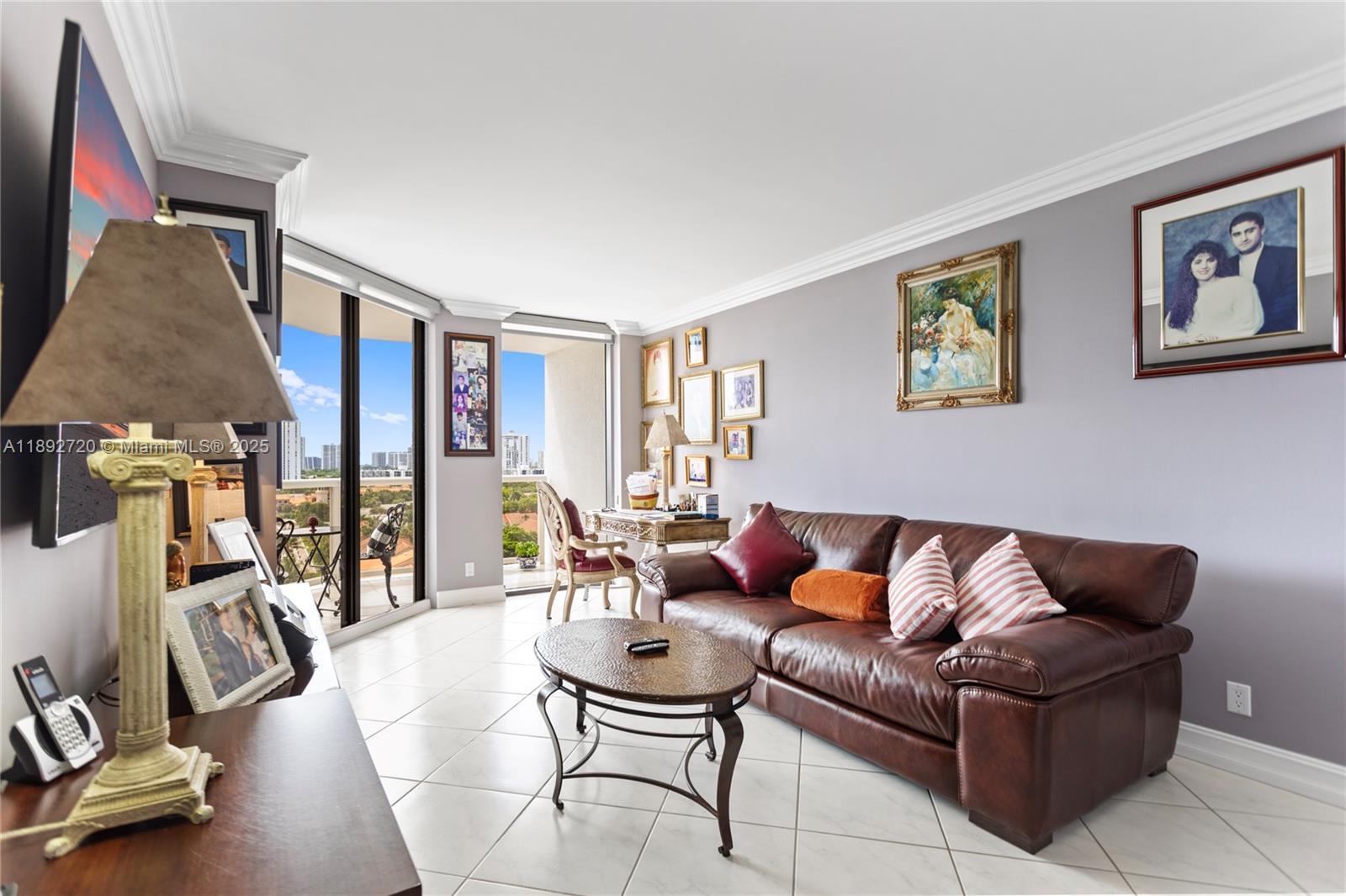 HARBOR TWS AT THE WATERWA - Residential