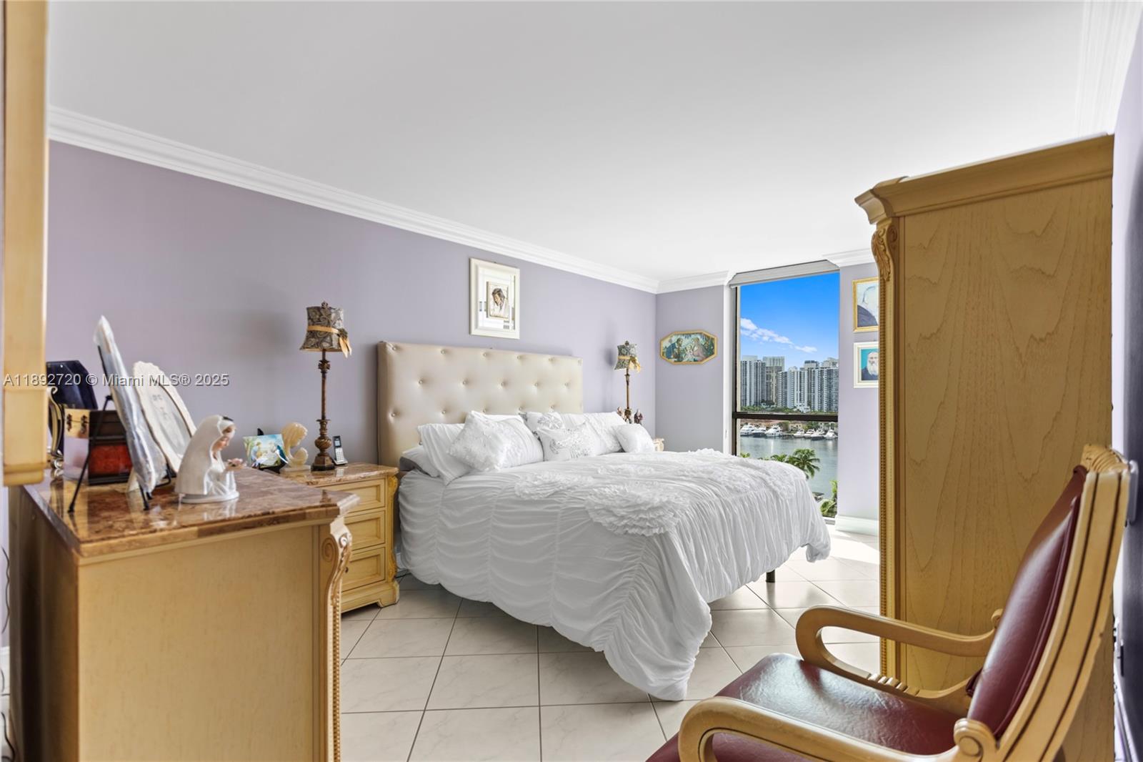 HARBOR TWS AT THE WATERWA - Residential