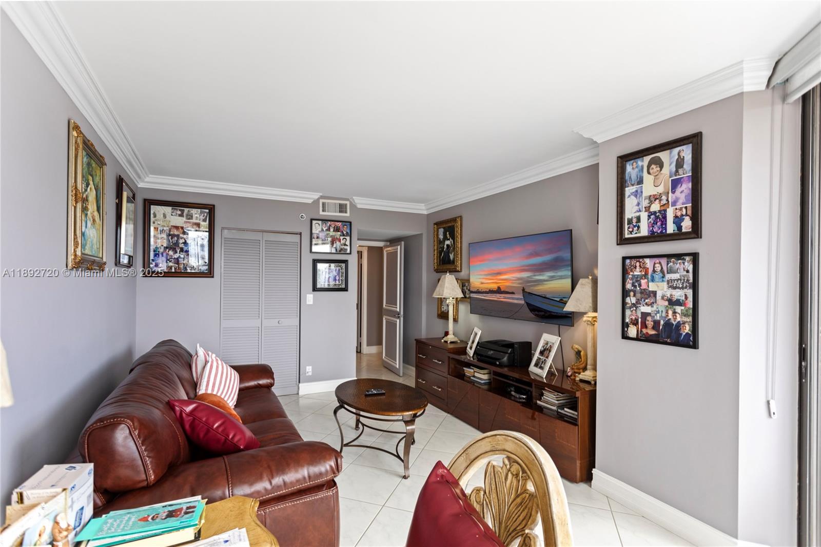 HARBOR TWS AT THE WATERWA - Residential