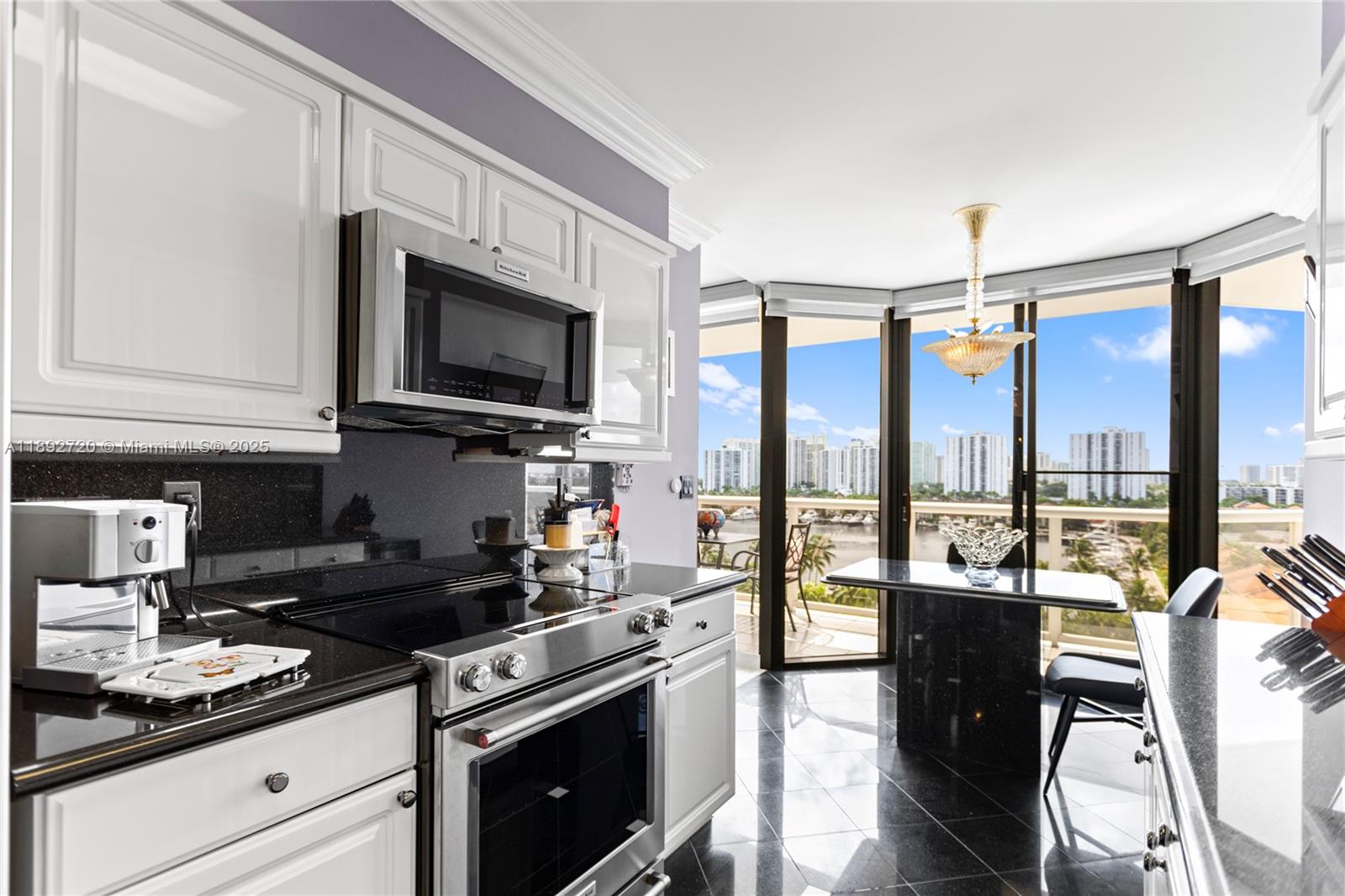 HARBOR TWS AT THE WATERWA - Residential