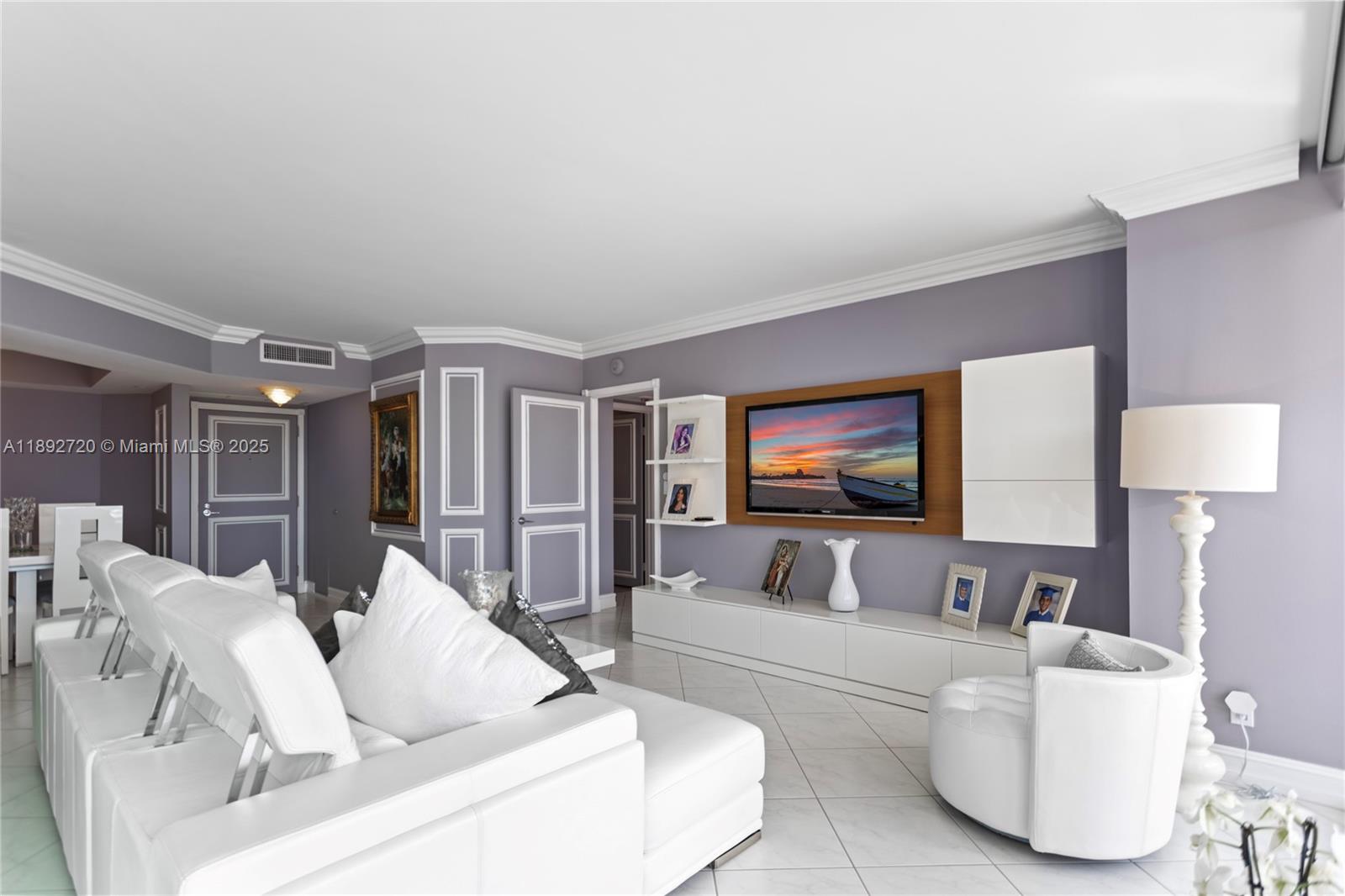 HARBOR TWS AT THE WATERWA - Residential