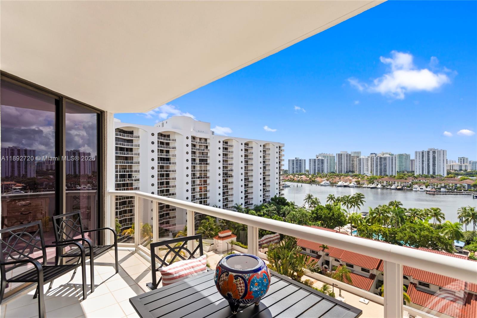 HARBOR TWS AT THE WATERWA - Residential