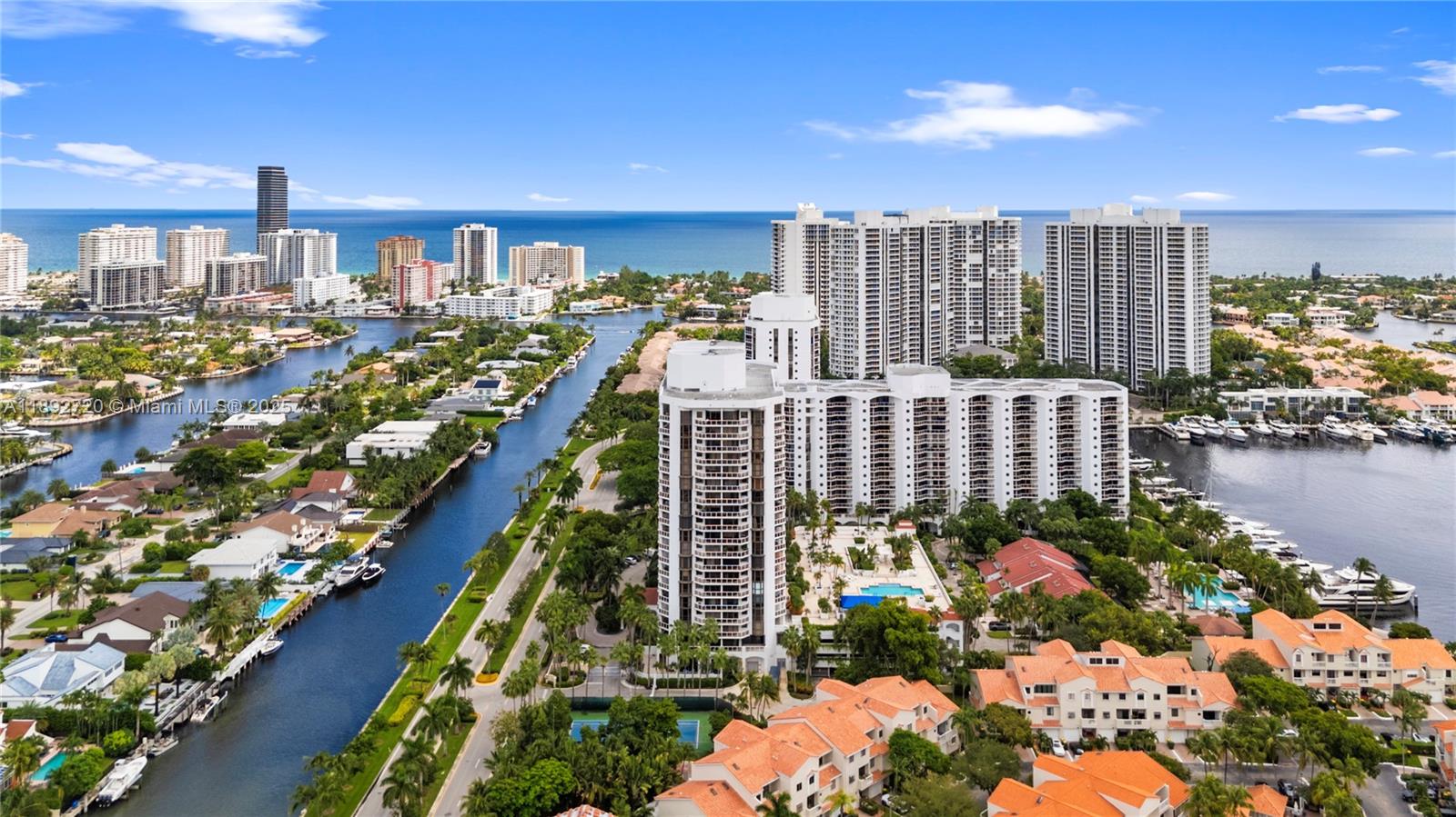 HARBOR TWS AT THE WATERWA - Residential