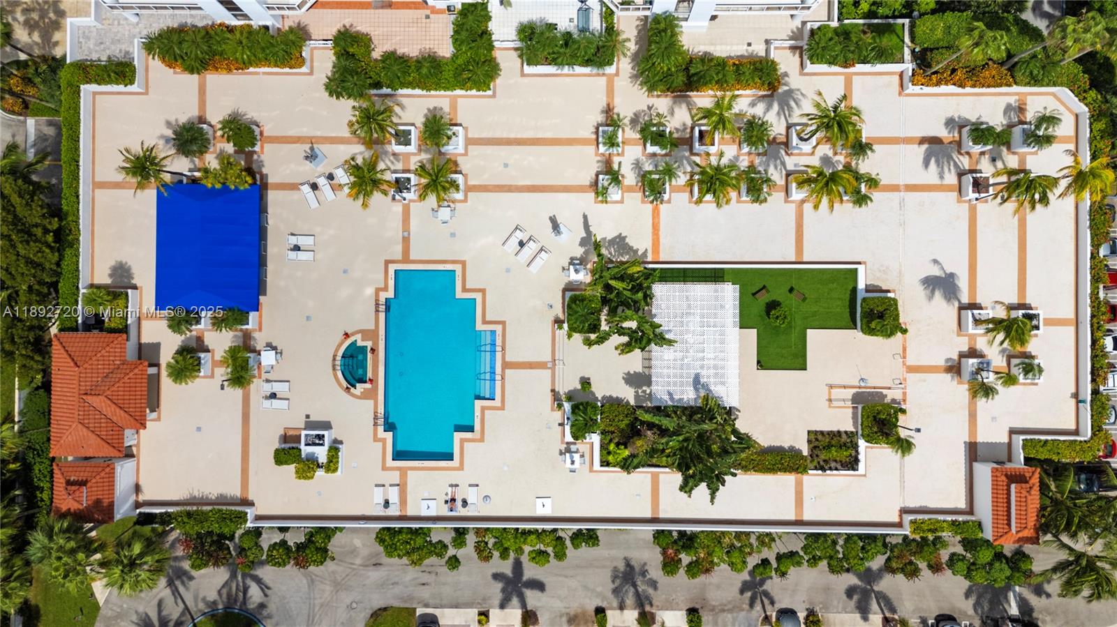 HARBOR TWS AT THE WATERWA - Residential