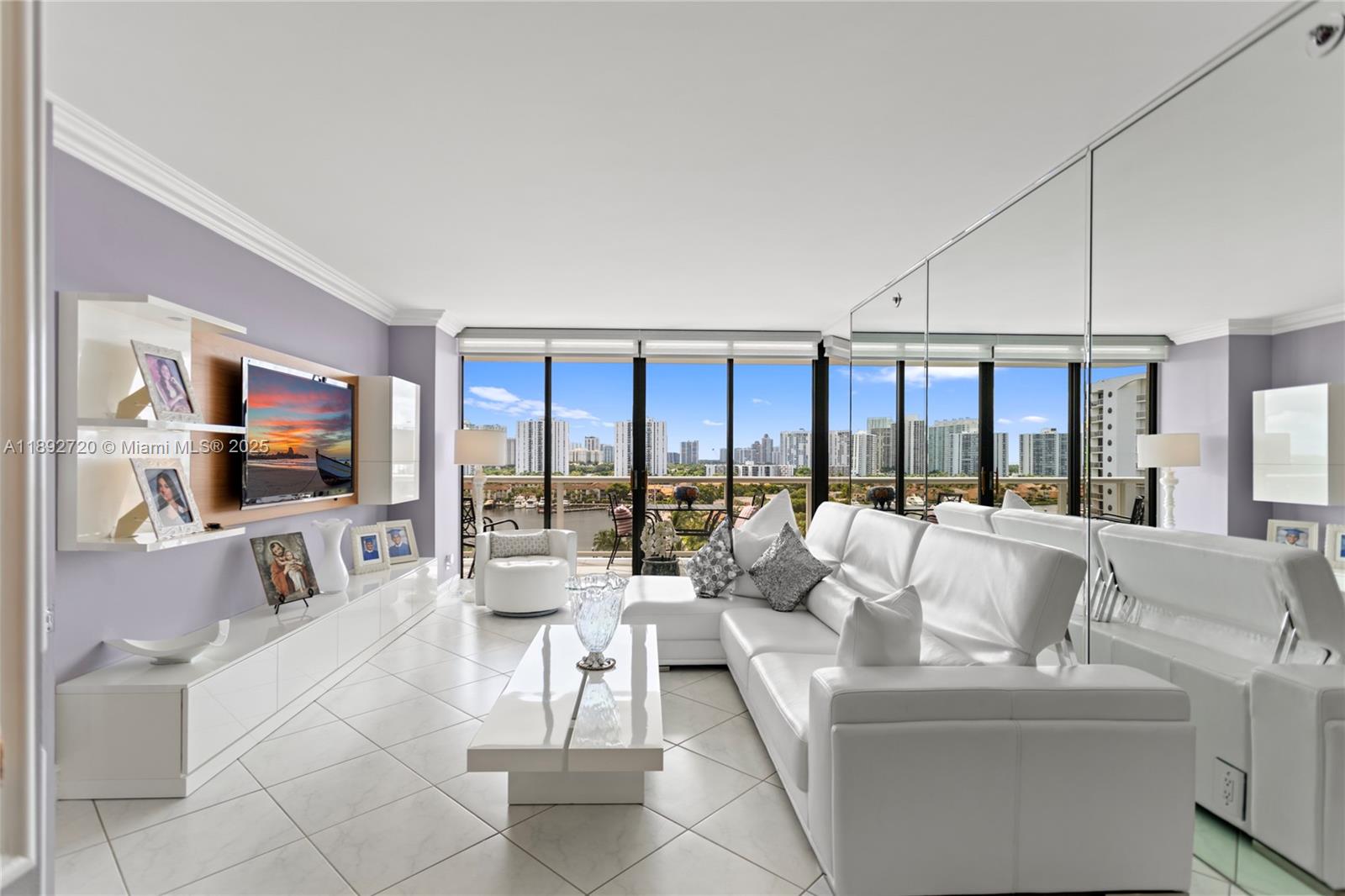 HARBOR TWS AT THE WATERWA - Residential