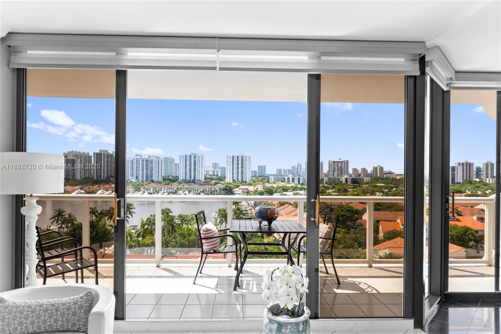 HARBOR TWS AT THE WATERWA - Residential