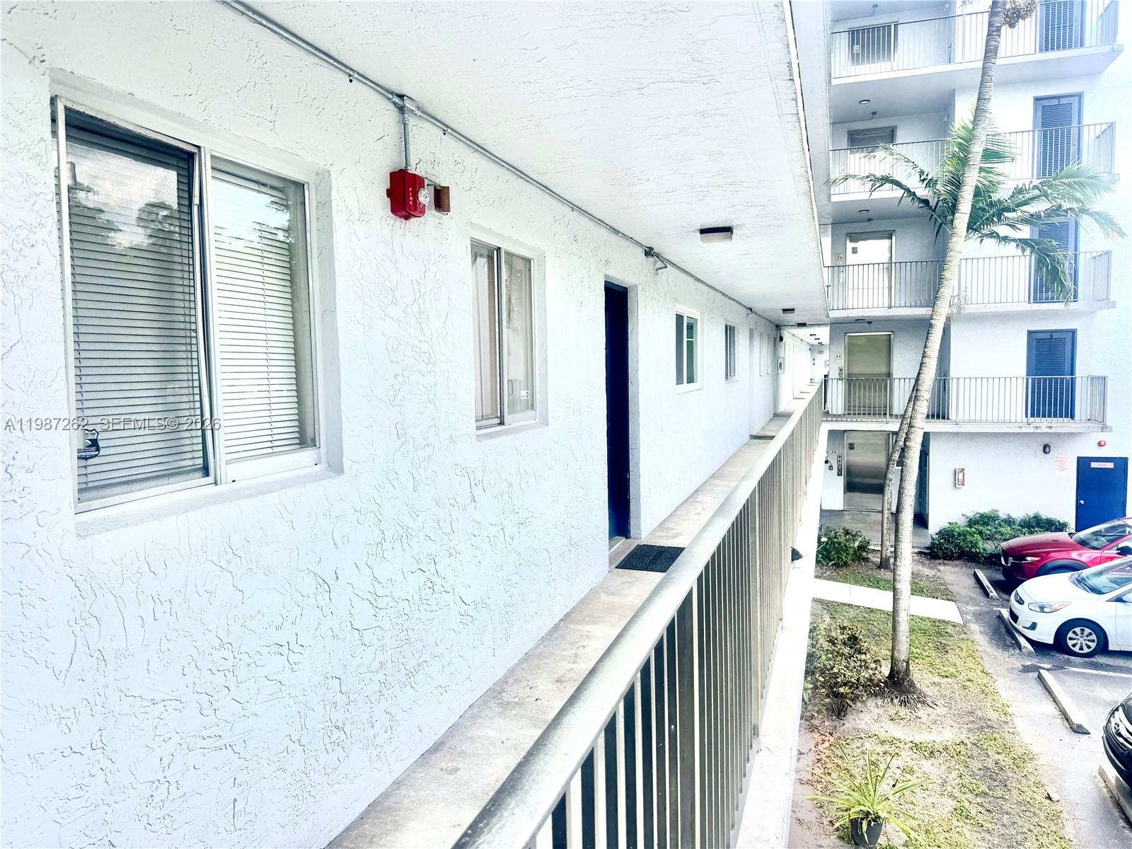 LAKESHORE AT UNIVERSITY P - Residential