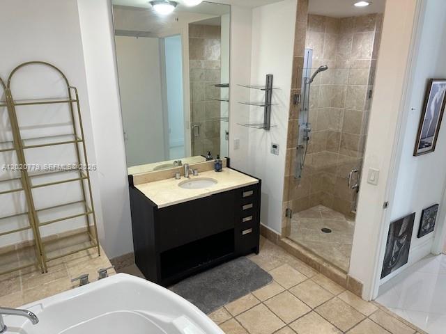 TRUMP ROYALE CONDO - Residential
