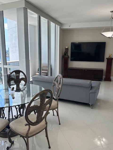 TRUMP ROYALE CONDO - Residential