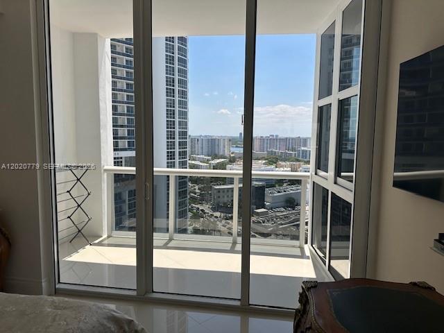 TRUMP ROYALE CONDO - Residential