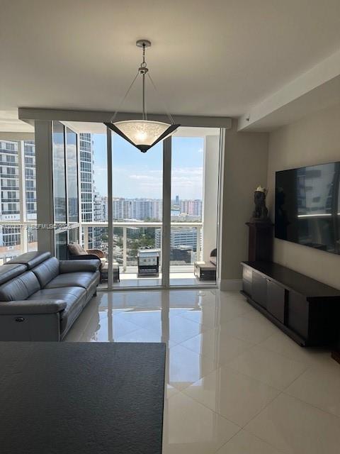 TRUMP ROYALE CONDO - Residential