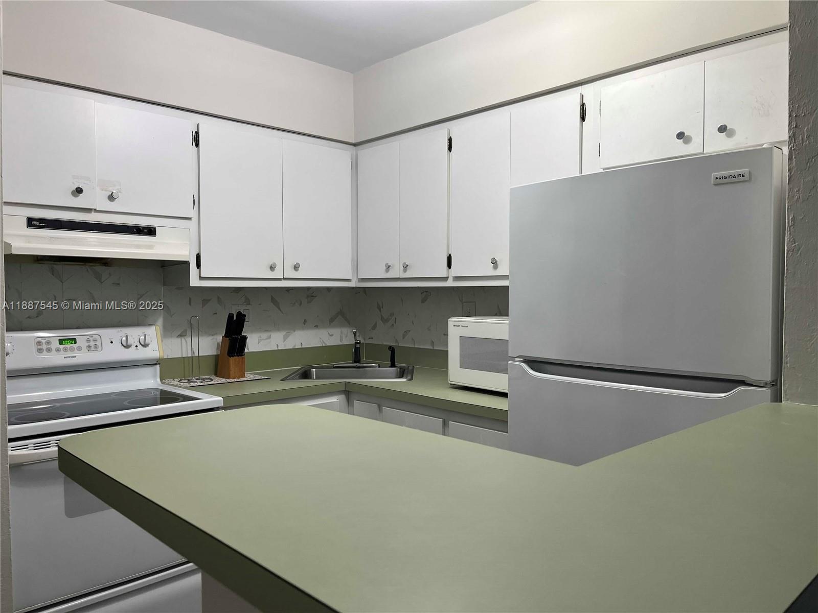 IMPERIAL VILLAGE CONDO - Residential