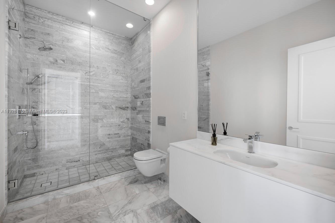 OCEANA BAL HARBOUR CONDO - Residential