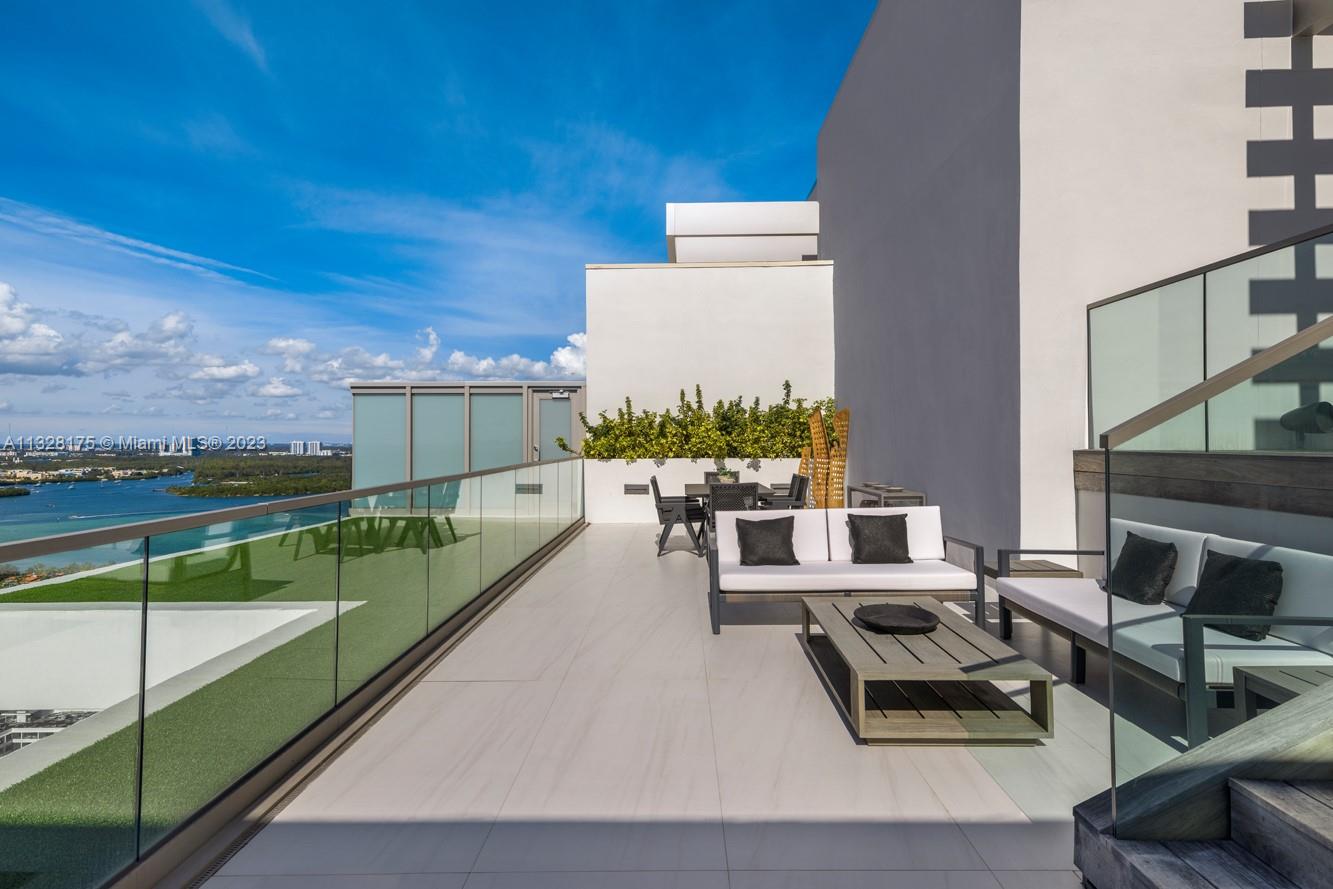 OCEANA BAL HARBOUR CONDO - Residential
