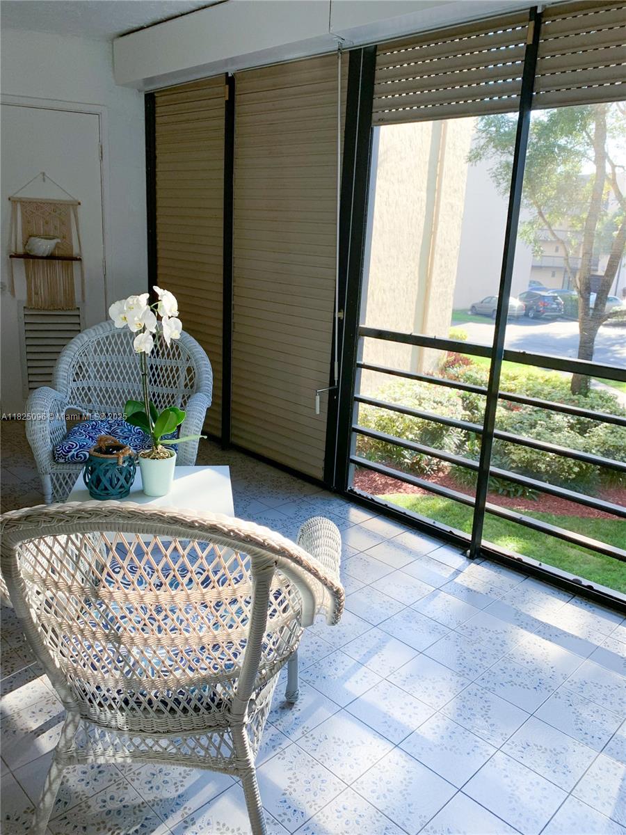 6555 W Broward Blvd 208, Plantation, FL, 33317/$190,000 4 6555 W Broward Blvd 208