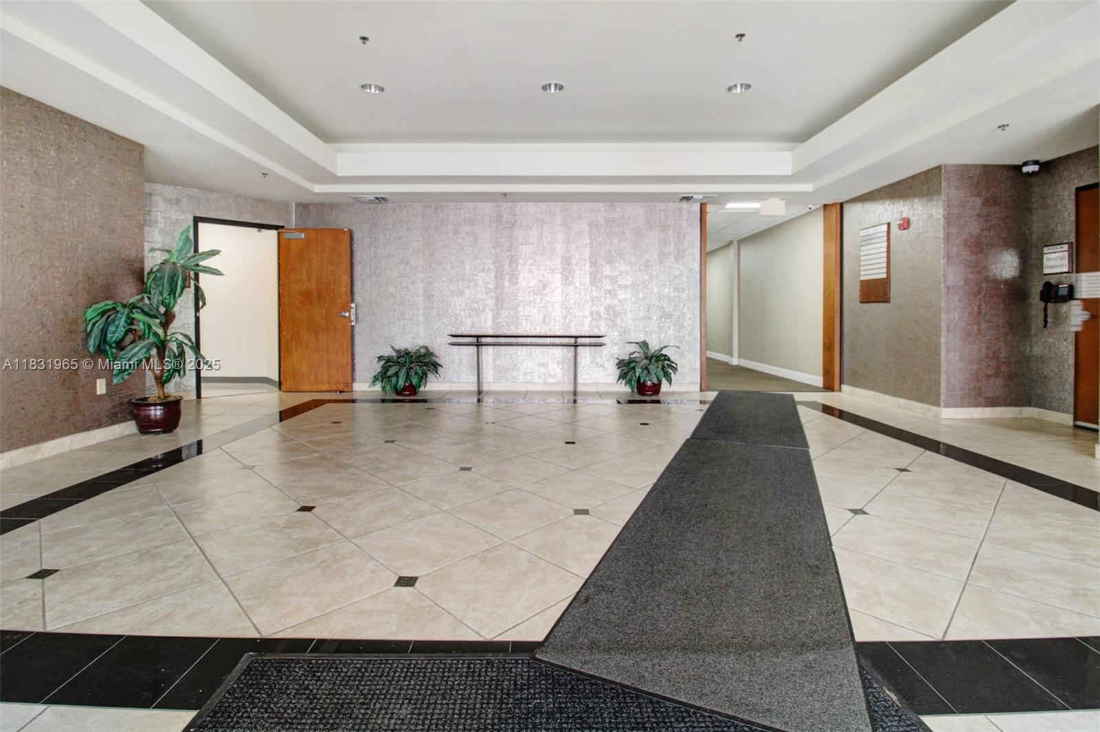 895 SW 30th Ave