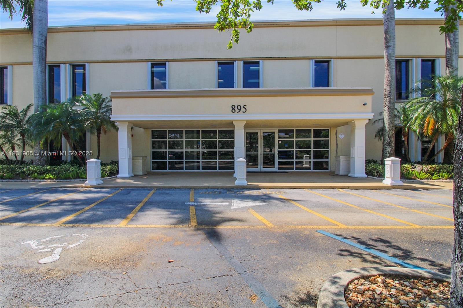 Lease from 4,000 to 16,500 SF on the ground level of this 2-story waterfront Office space in one of Pompano Beach's Office-Warehouse Business Parks. The Global Building offers spaces of 4,000, 4,500, 7,600, 8,500 or even 16,500 SF leasing options on the ground floor. There is up to 50,000 + SF of office space options inclusive of the 2nd floor. See attachment for Office space options and pricing/rents. Professionally managed. Offices come with kitchens and/or break rooms, conference rooms, IT Rooms, large restrooms & professional lobby entrance. Over 600 parking spaces on site. Previously wired for a call-center, great for light assembly, schools or educational tech training, medical, lab/testing, or professional office. Wonder if we have a size that fits your needs, contact us.
