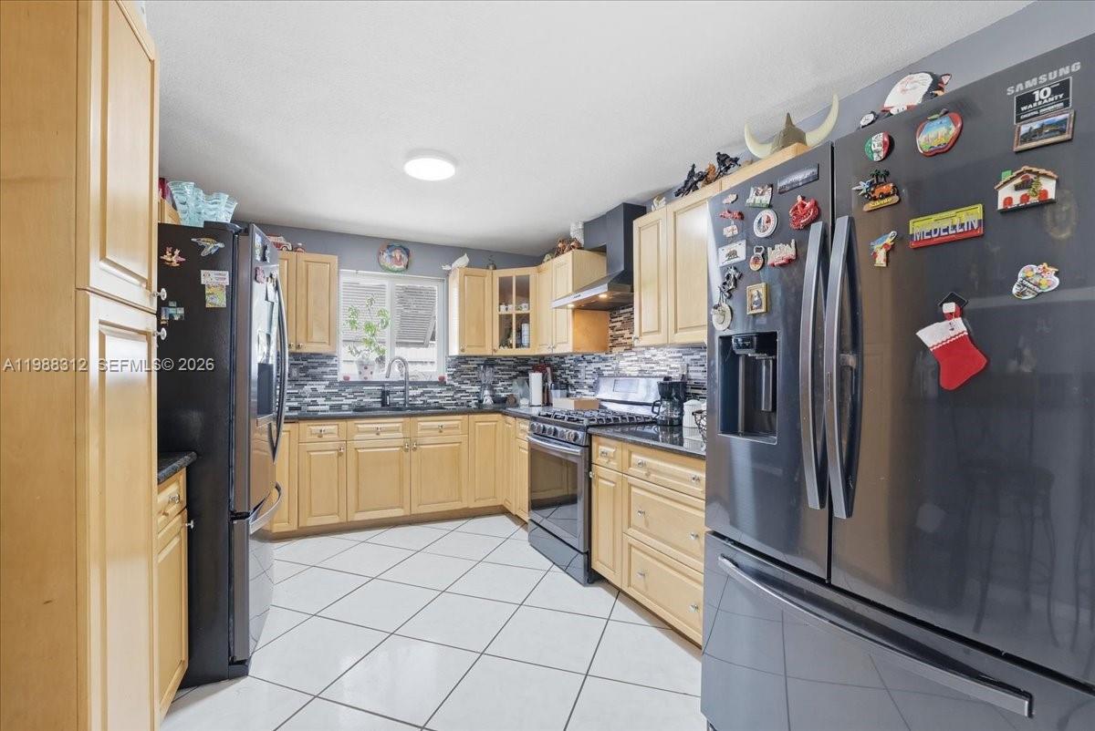 THE TROPICS AMD - Residential