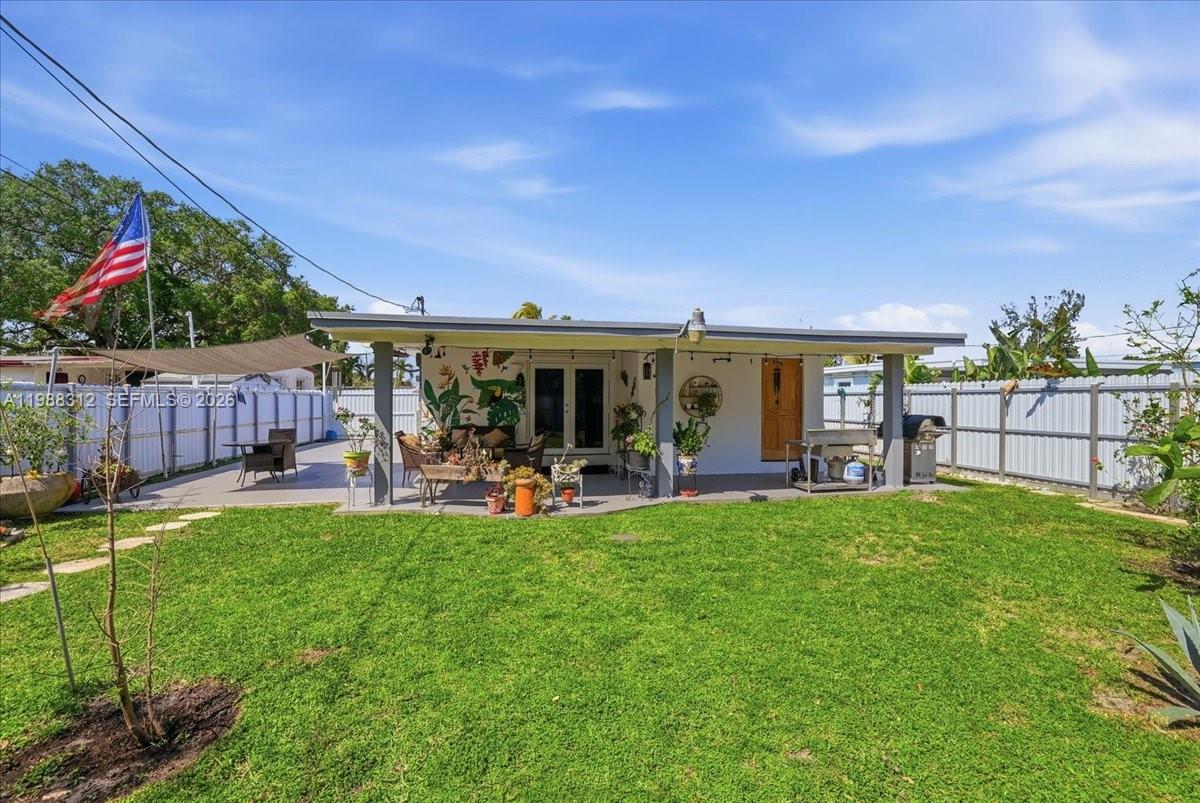 THE TROPICS AMD - Residential