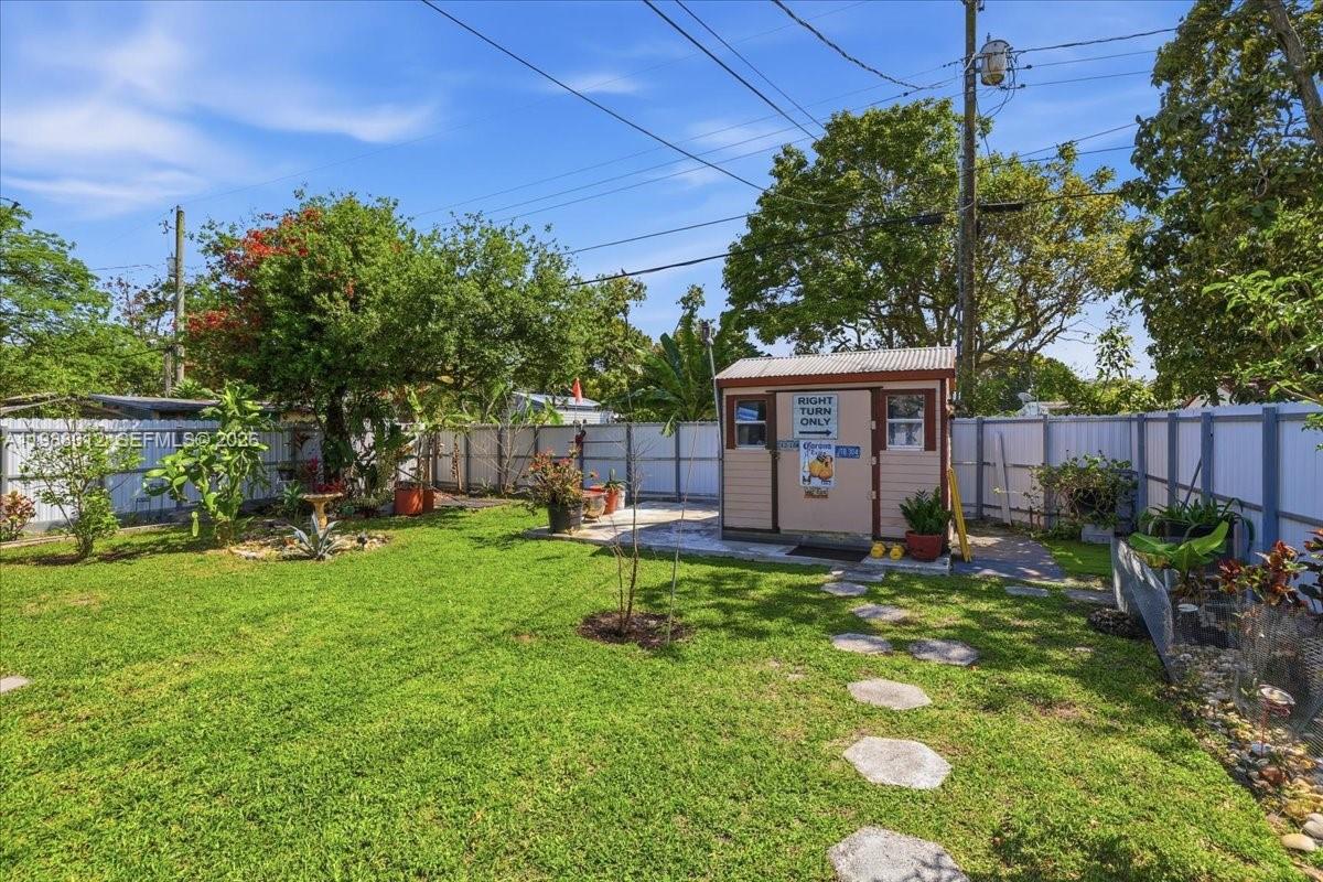 THE TROPICS AMD - Residential