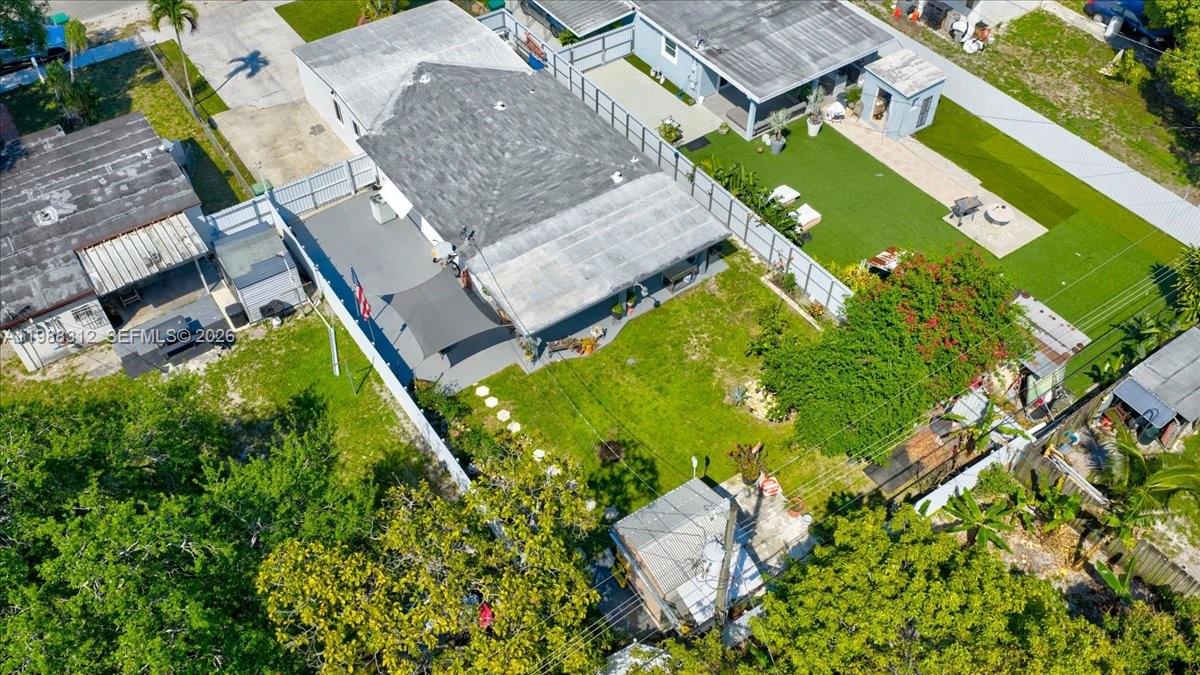 THE TROPICS AMD - Residential