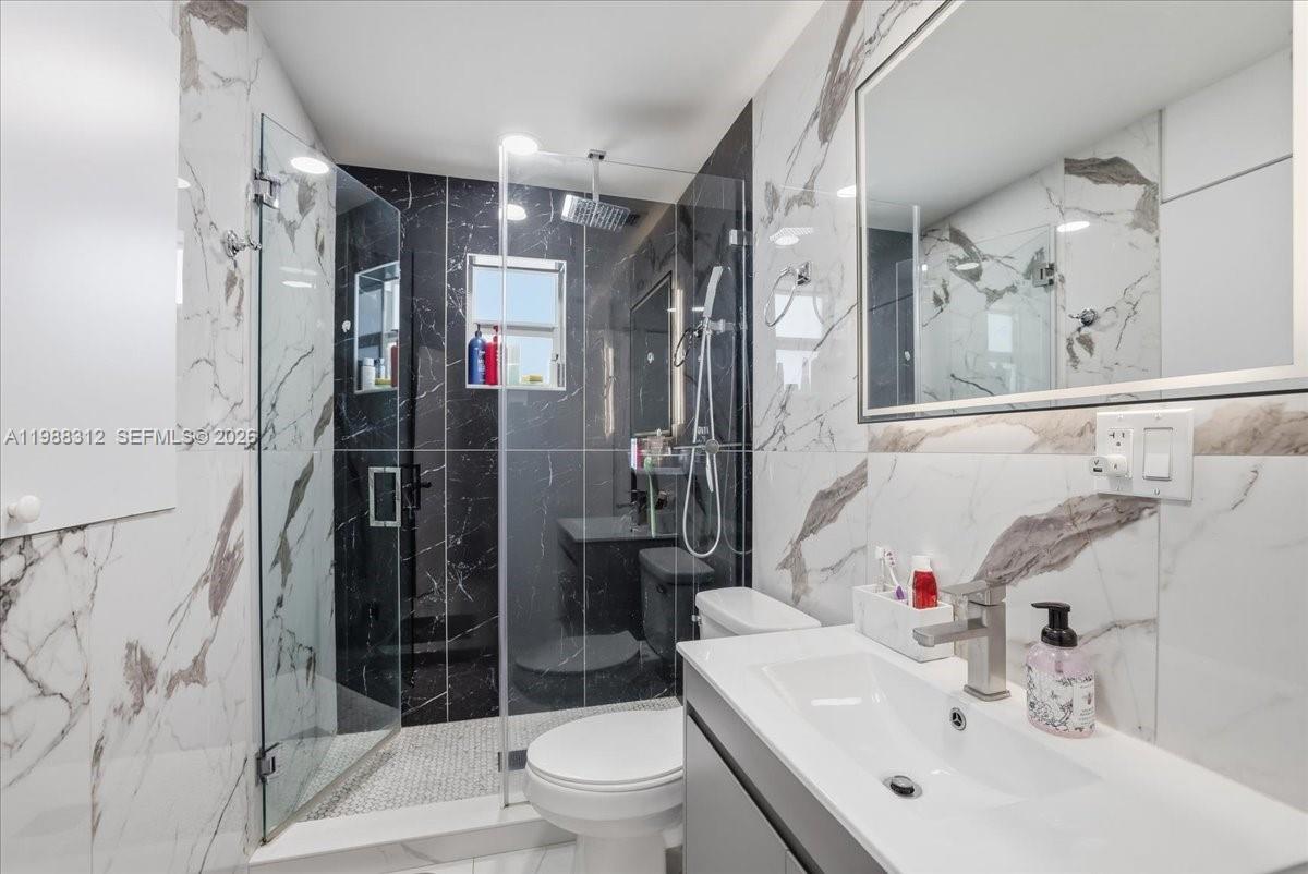 THE TROPICS AMD - Residential