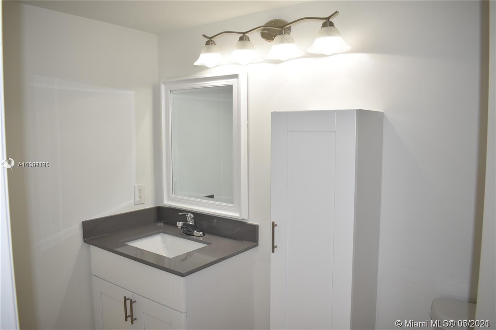 LEXINGTON ON THE GREEN CO - Residential Lease