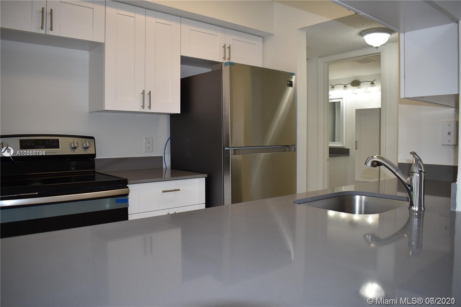 LEXINGTON ON THE GREEN CO - Residential Lease