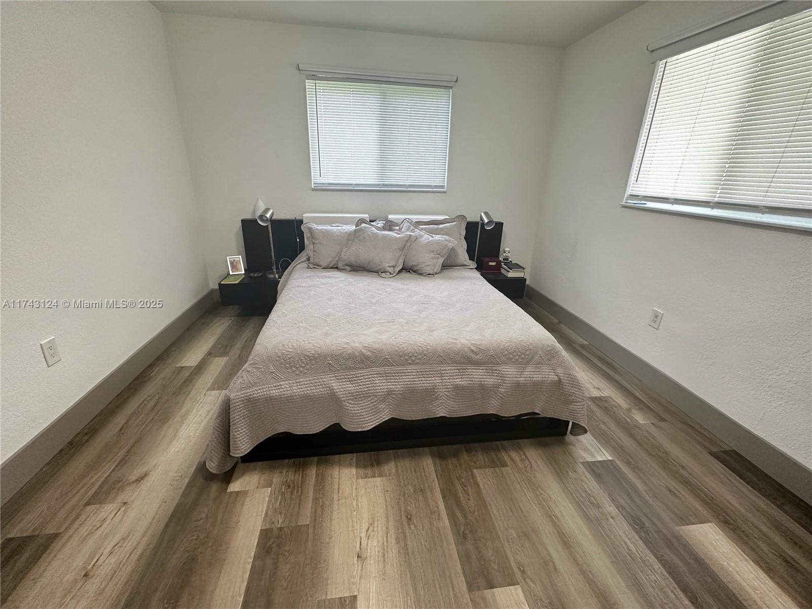 DRIFTWOOD PLAZA NO 3 - Residential