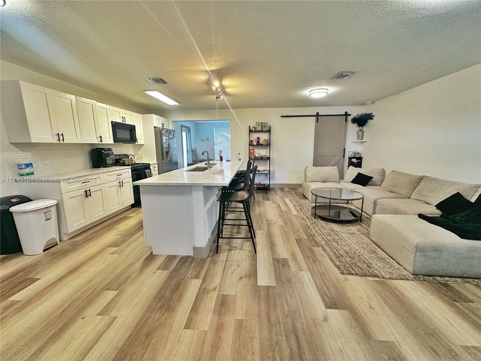 DRIFTWOOD PLAZA NO 3 - Residential