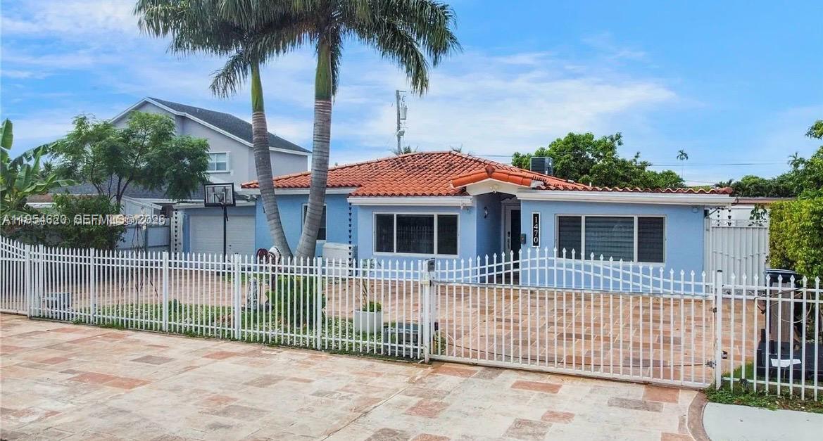 SUNSET HEIGHTS SOUTH - Residential