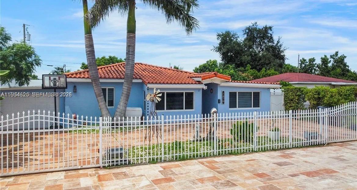 SUNSET HEIGHTS SOUTH - Residential