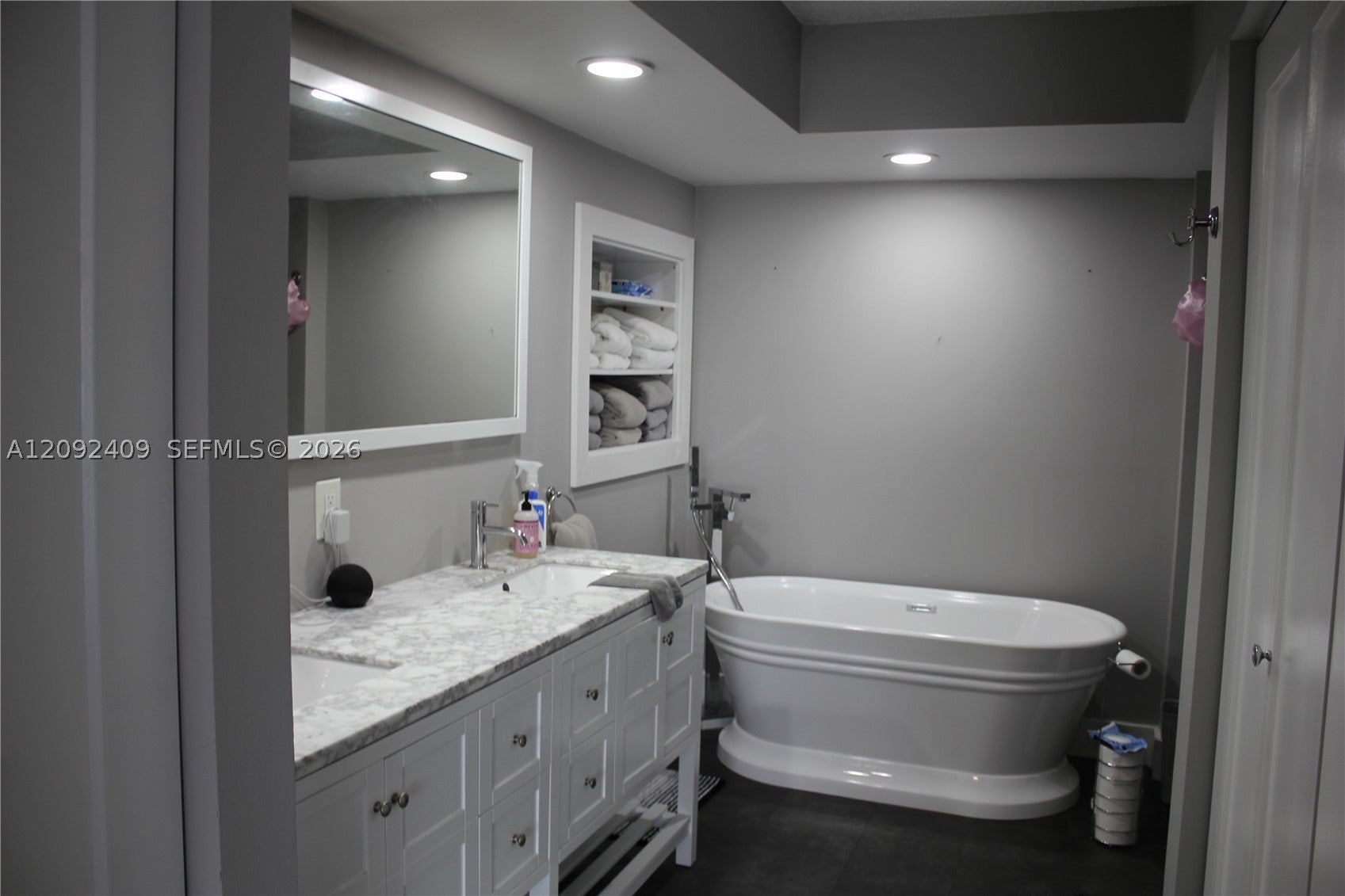3500 Mystic Pointe Dr 1907