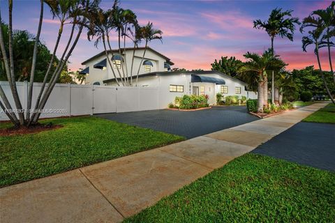 1841 NE 196th Ter Miami FL 33179