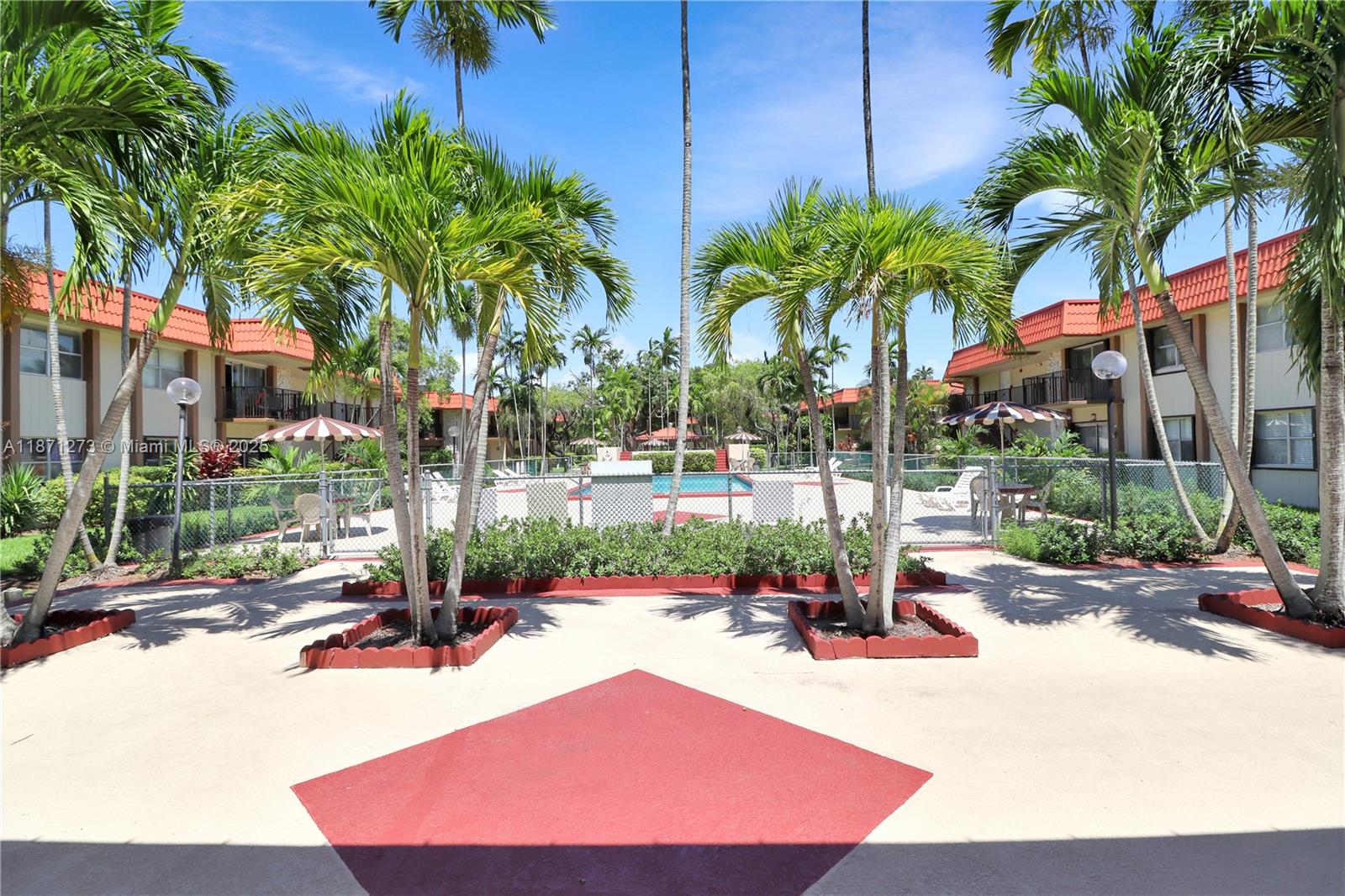 KENDALLWOOD VILLAS CONDO - Residential