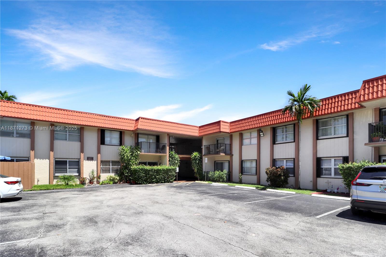 KENDALLWOOD VILLAS CONDO - Residential