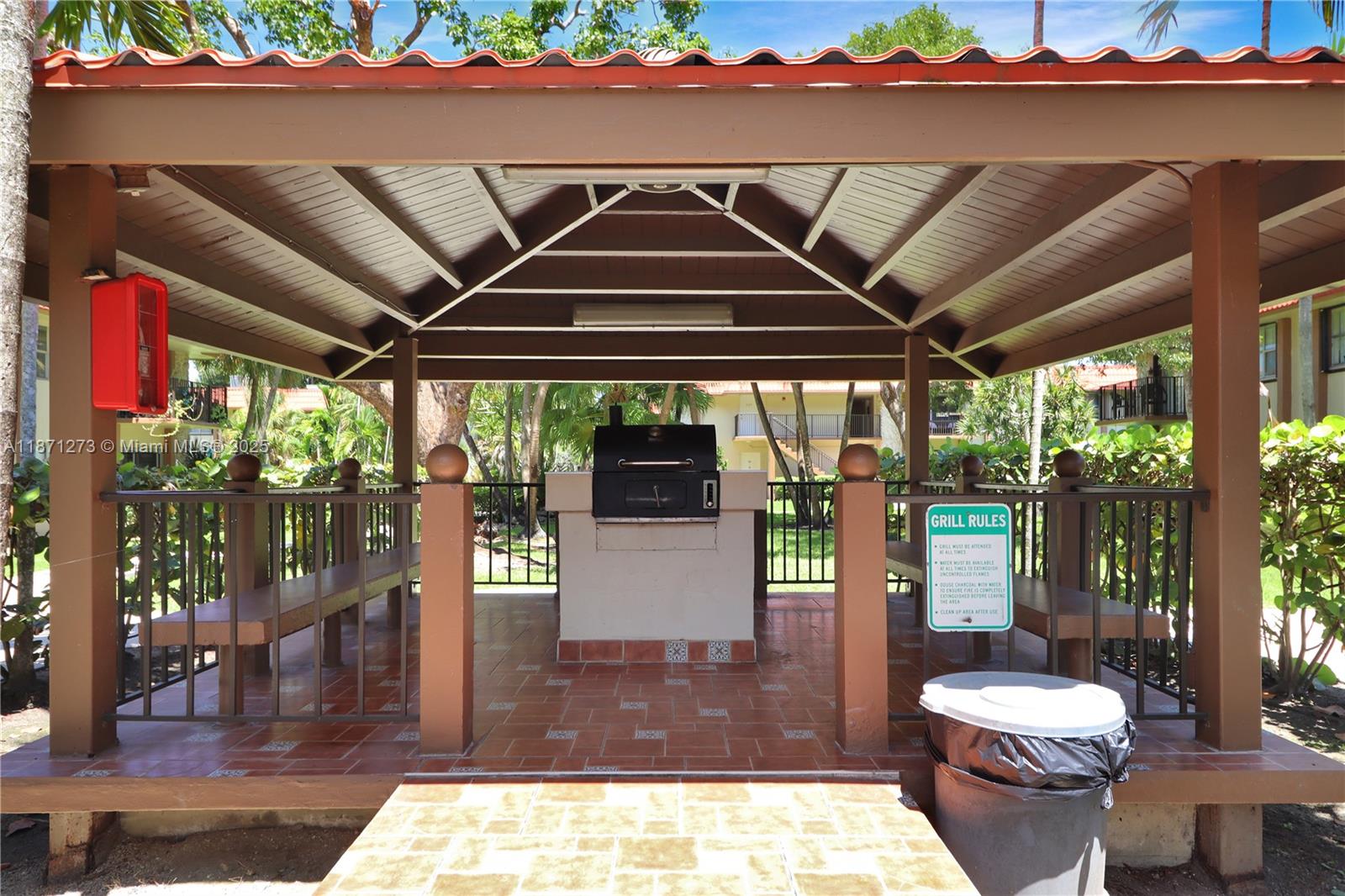 KENDALLWOOD VILLAS CONDO - Residential