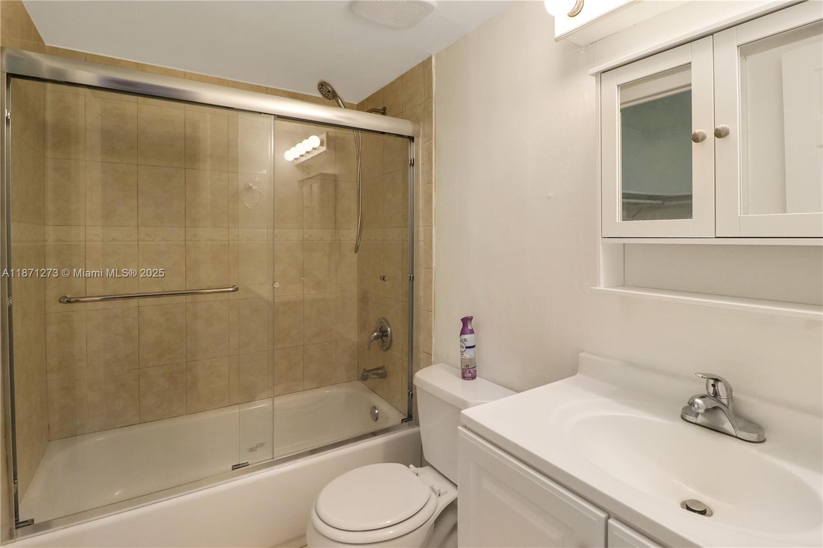 KENDALLWOOD VILLAS CONDO - Residential