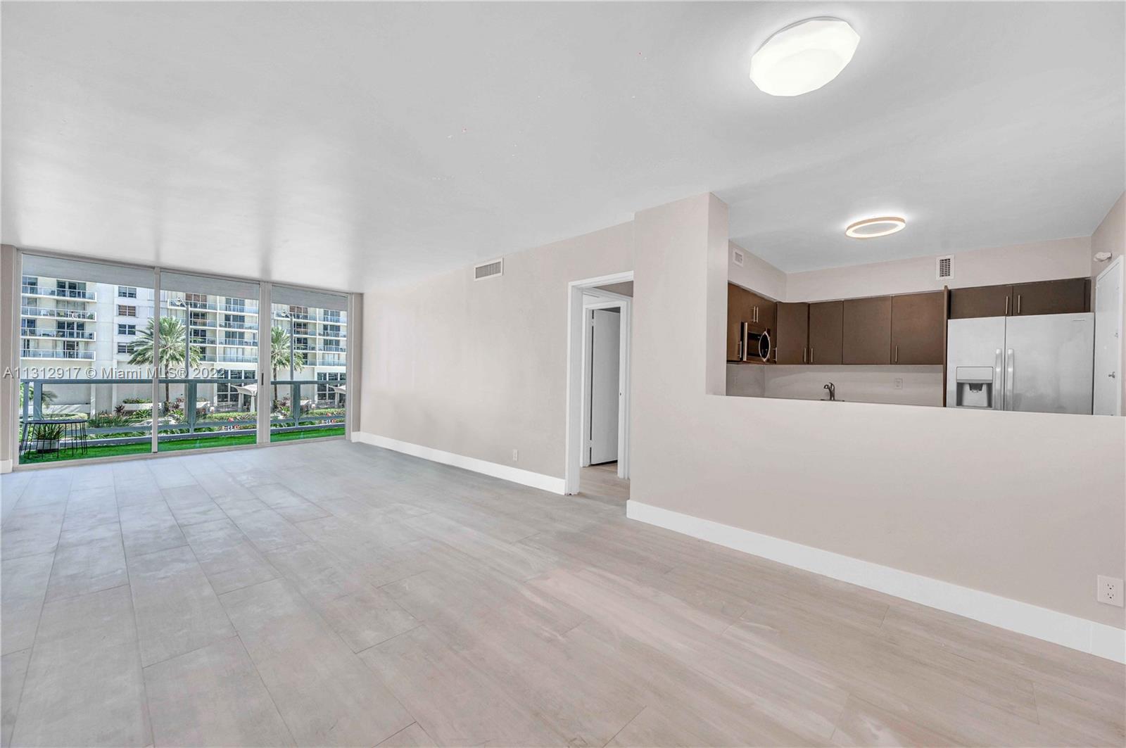 Photo 5 of 23 of 5700 Collins Ave 3C condo