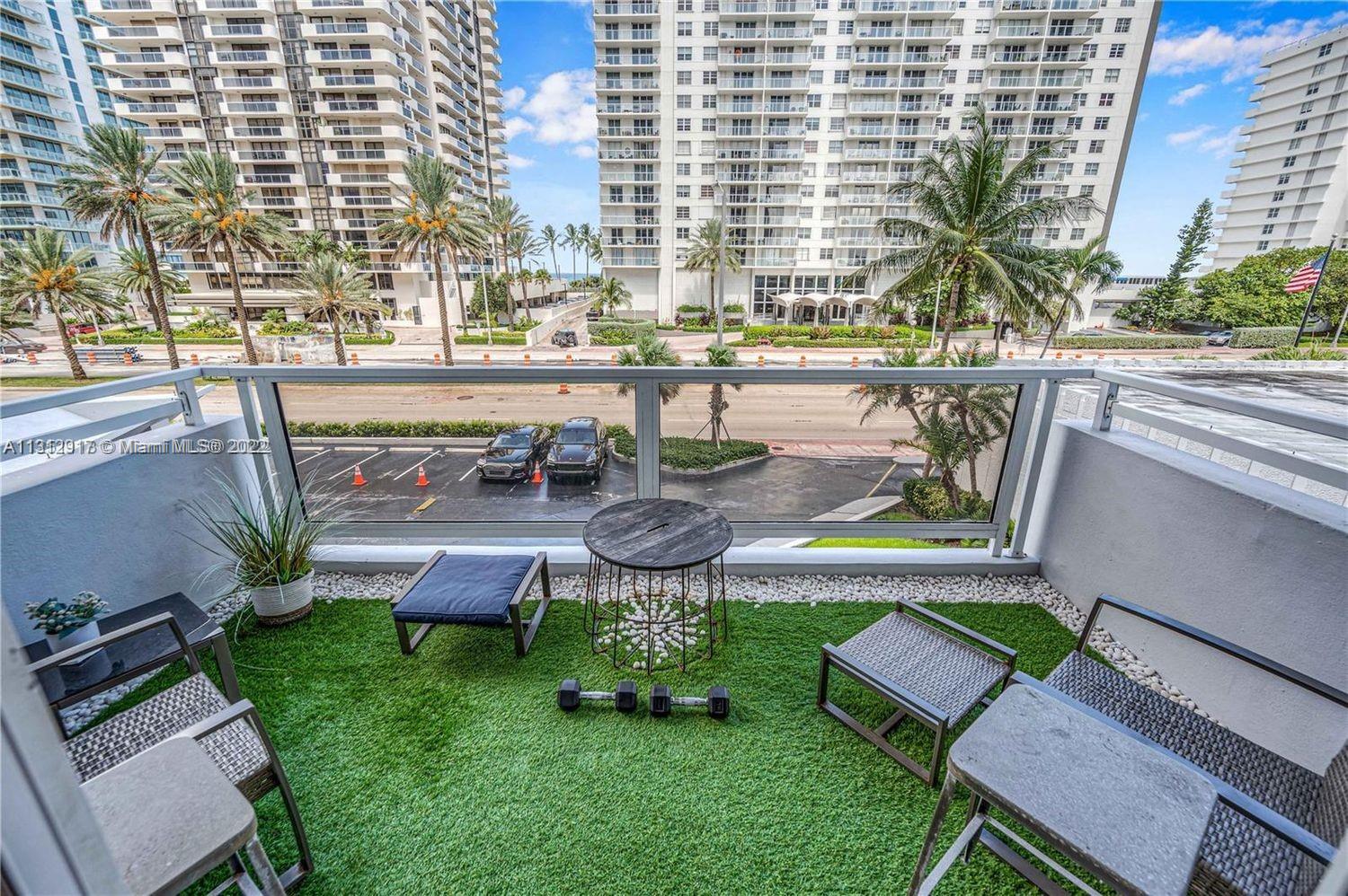 Photo 7 of 23 of 5700 Collins Ave 3C condo