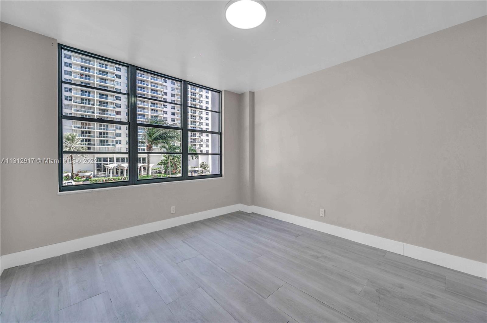 Photo 13 of 23 of 5700 Collins Ave 3C condo