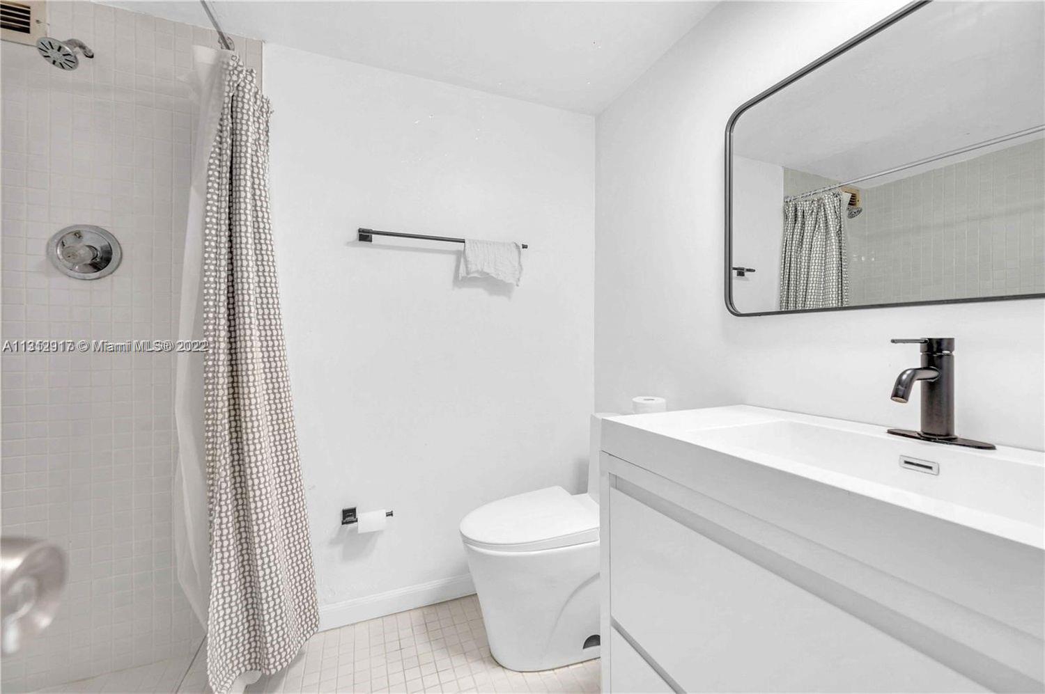 Photo 16 of 23 of 5700 Collins Ave 3C condo