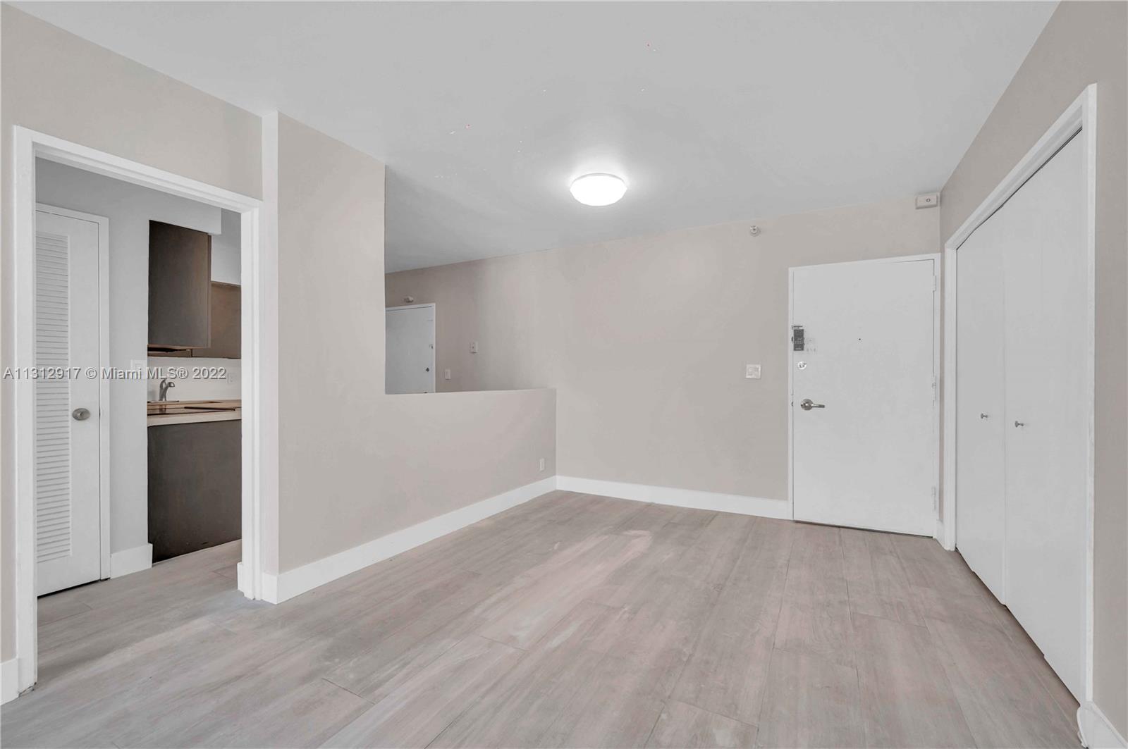 Photo 10 of 23 of 5700 Collins Ave 3C condo