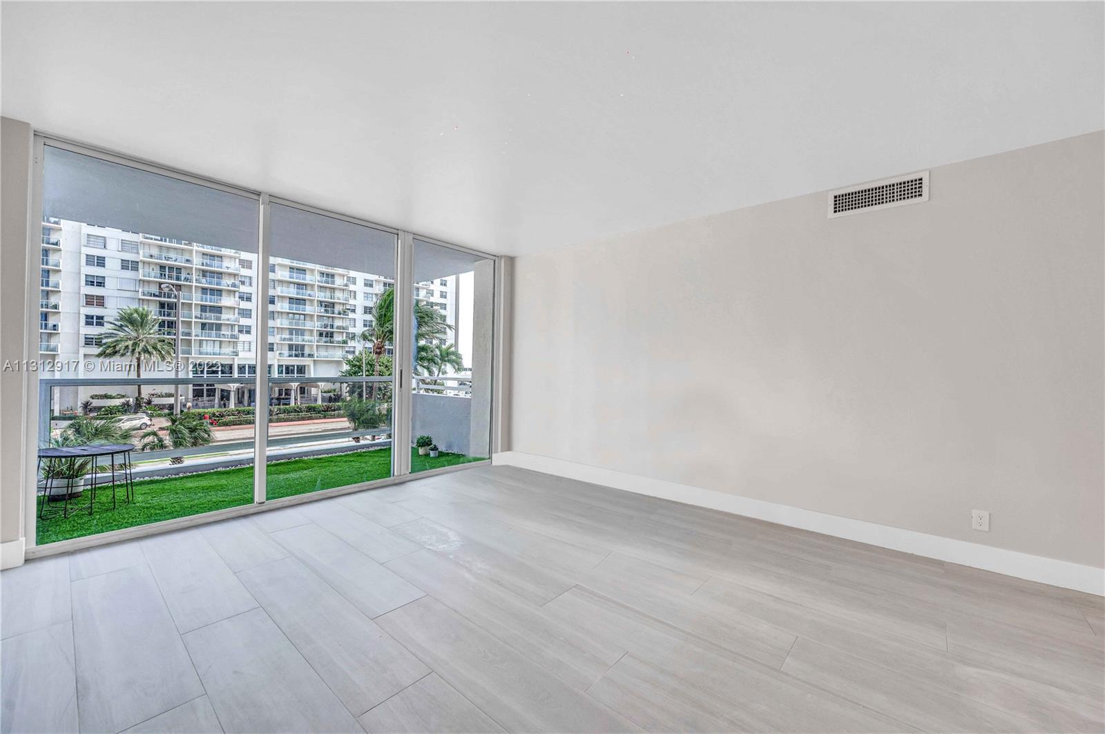 Photo 6 of 23 of 5700 Collins Ave 3C condo